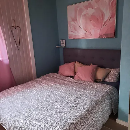 Unserguesterhaus بيت للعطل Guster